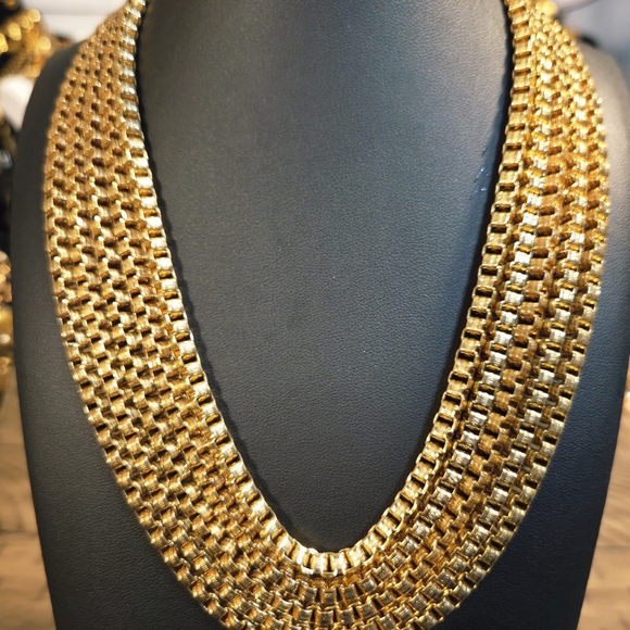 Vintage 1960s Monet 5 Strand Gold Chain Costume Jewelry Necklace - Picture 2 of 2